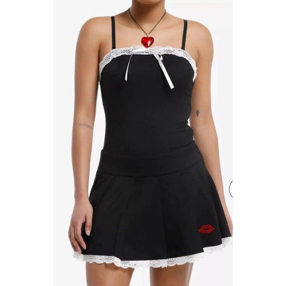 Large Hot Topic Sweet Society Black & White Lace Pleated Sexy Dress